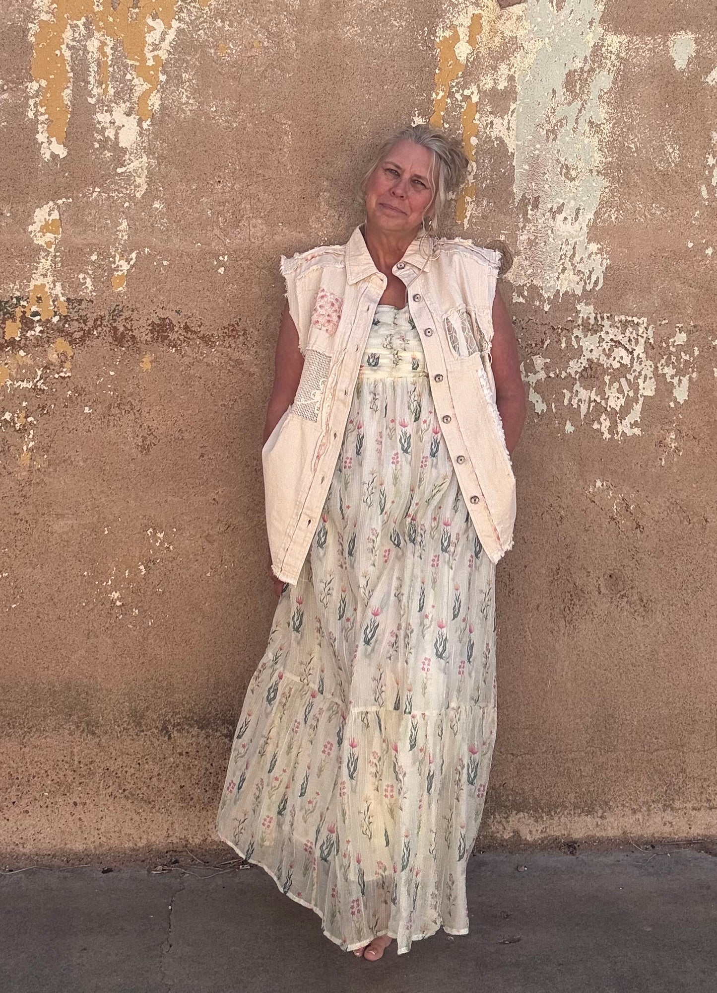 FLORAL SLEEVELESS MAXI DRESS