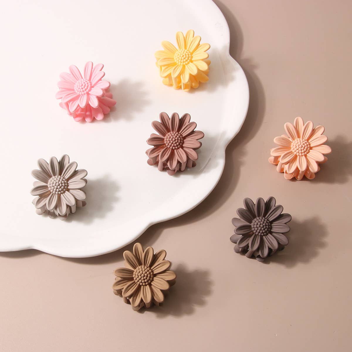 SMALL DAISY HAIR CLAW CLIP FOR GIRL SUMMER,FALL