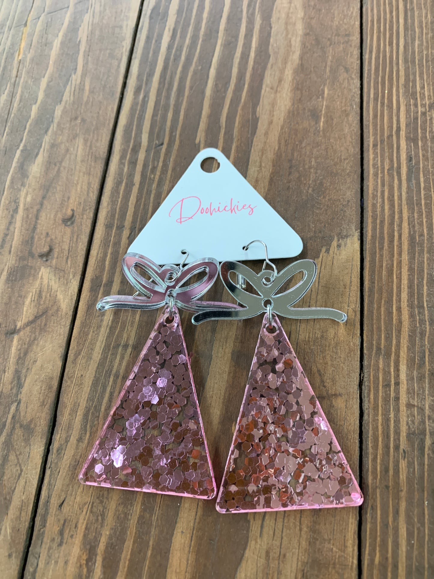 Pink glitter triangle with bows