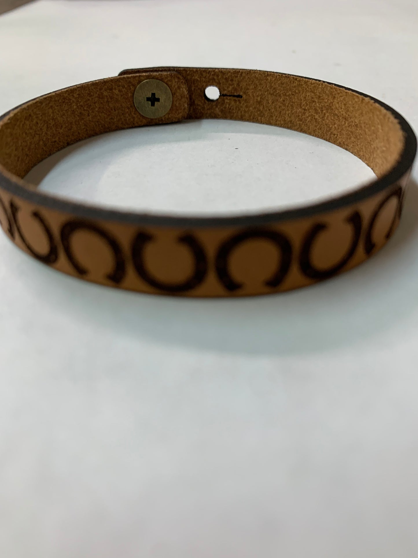 Horseshoe multiple leather bracelet