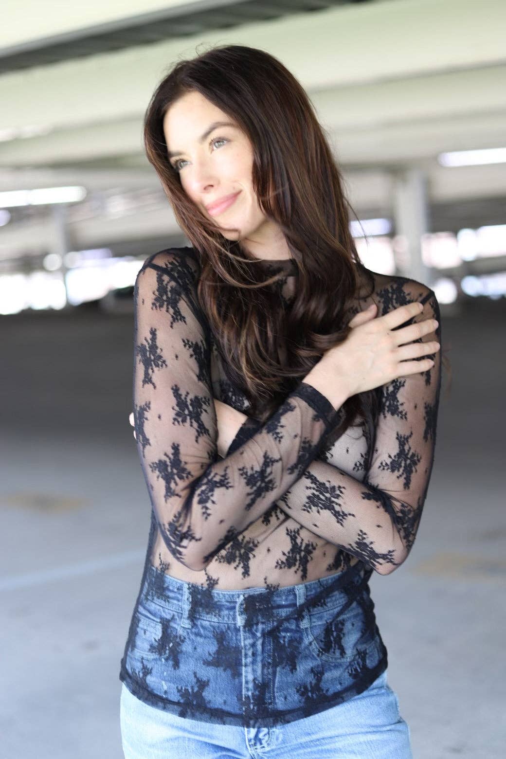 Black LACE LONG SLEEVE TOPS