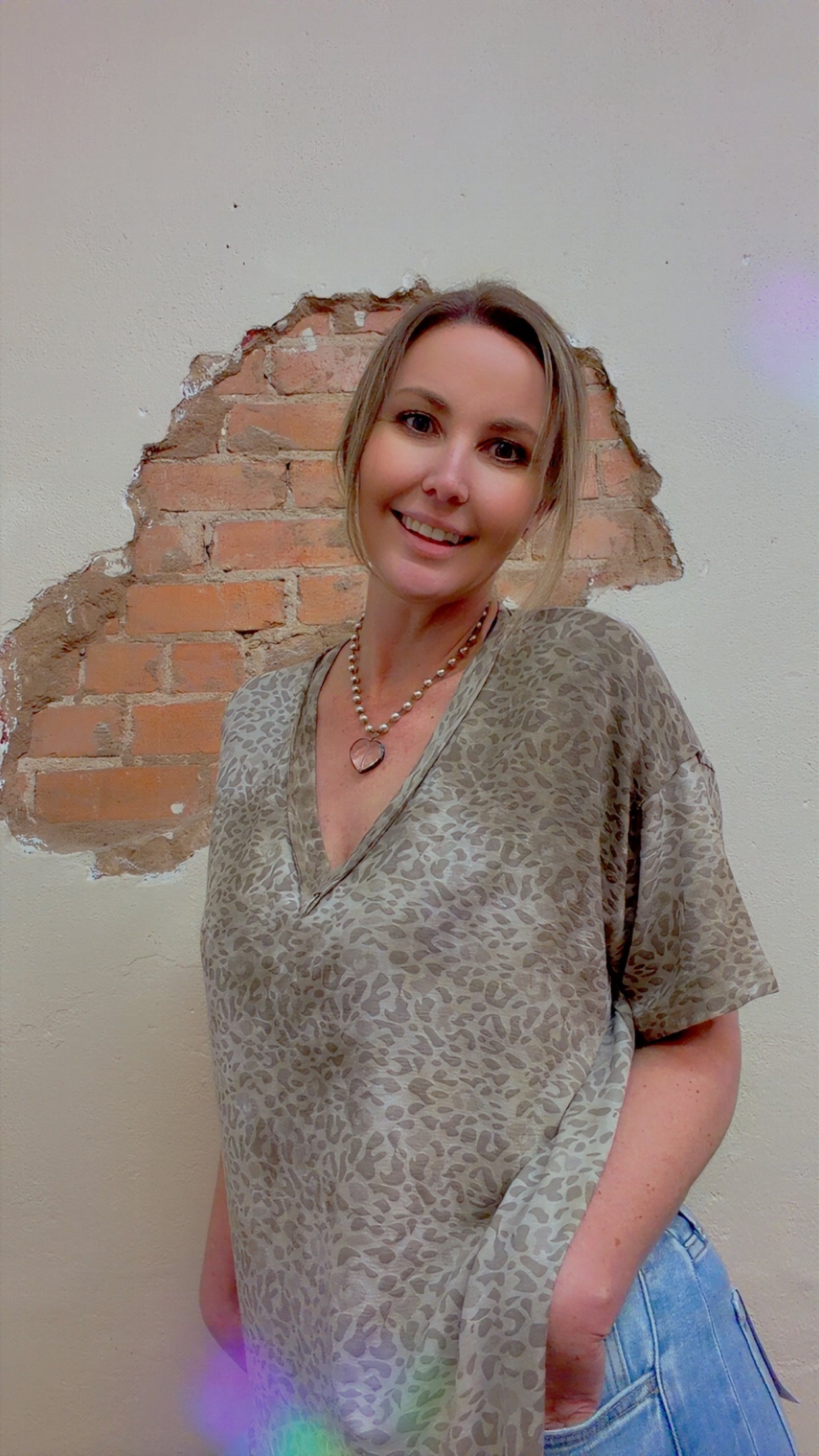 V Neck Short Sleeve Leopard Printed Top