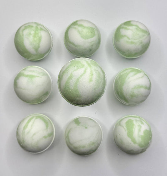 Green Aloe & Clover bathbomb 