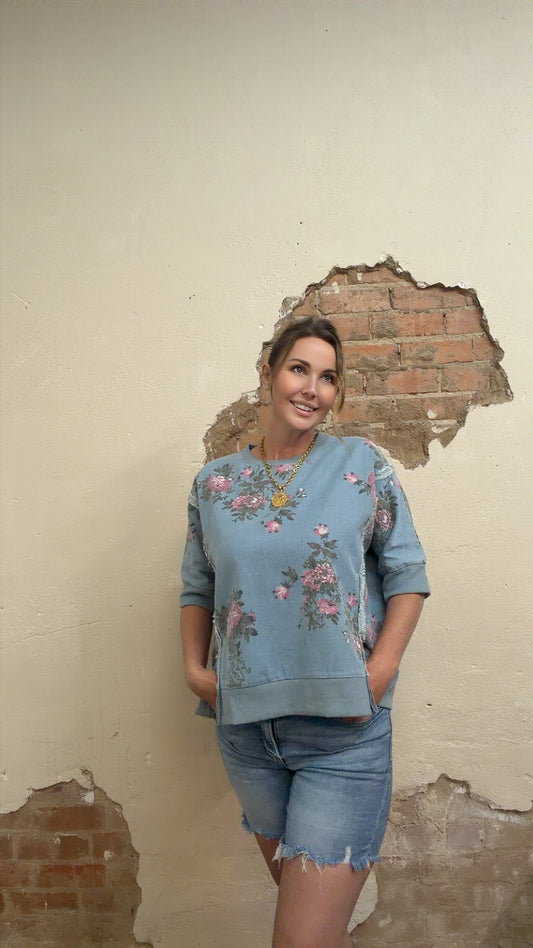 FLOWER PRINTED DENIM OPENSEAM DETAIL TOP
