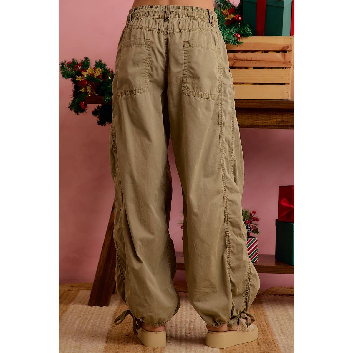 RELAXED FIT ELASTIC WAIST DRAWSTRING CARGO PANTS
