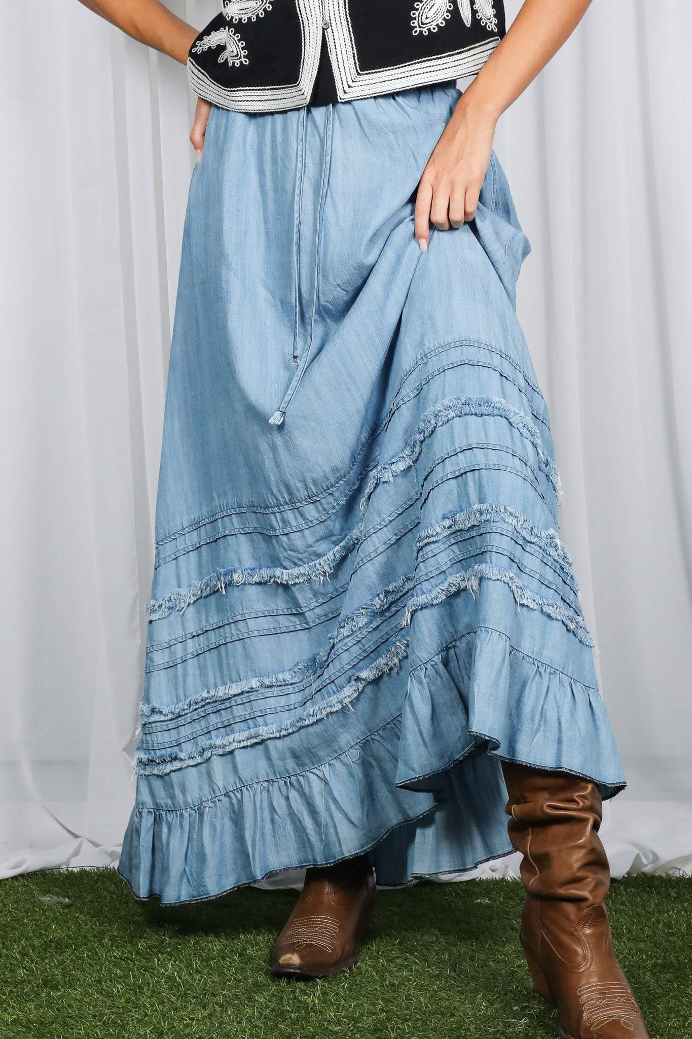 Ruffle Frayed Hem Chambray Casual Western Maxi Skirt VS83151