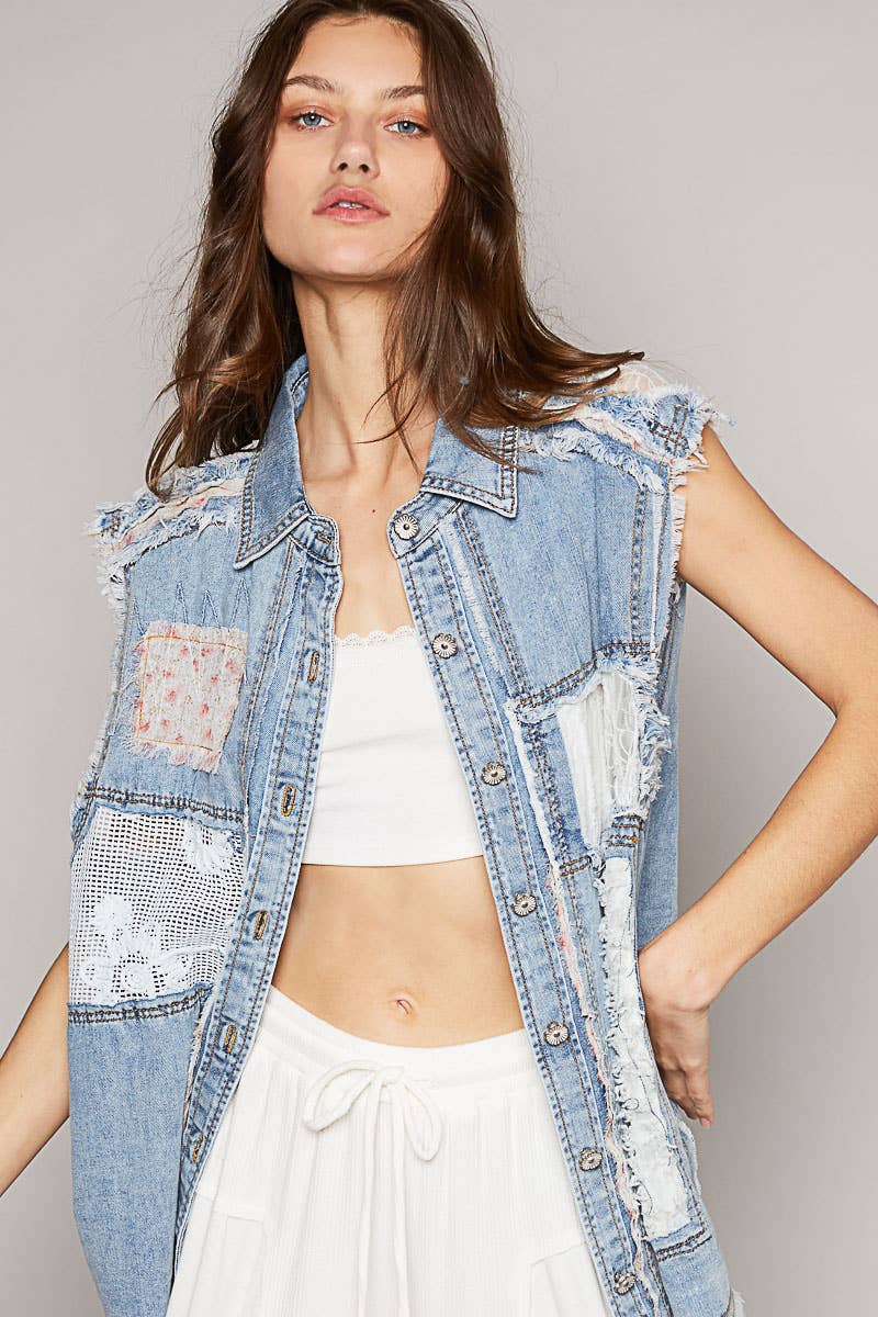 Sleeveless crochet lace floral patch denim jacket