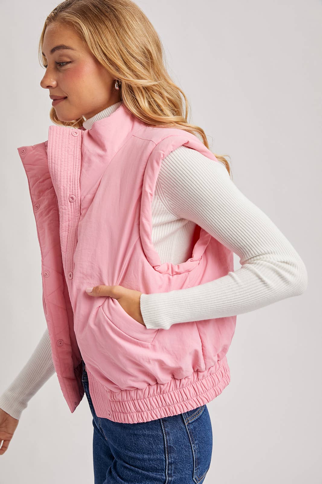 BOMBER STYLE PUFFER VEST WITH POCKETS