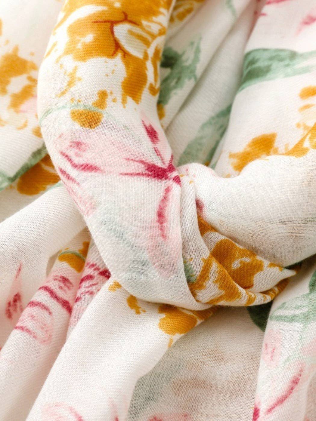 Scarvii - Elegant Scarf with Floral Leaf Print