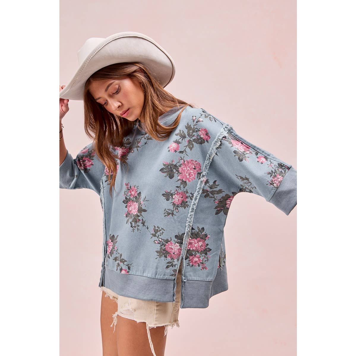 FLOWER PRINTED DENIM OPENSEAM DETAIL TOP