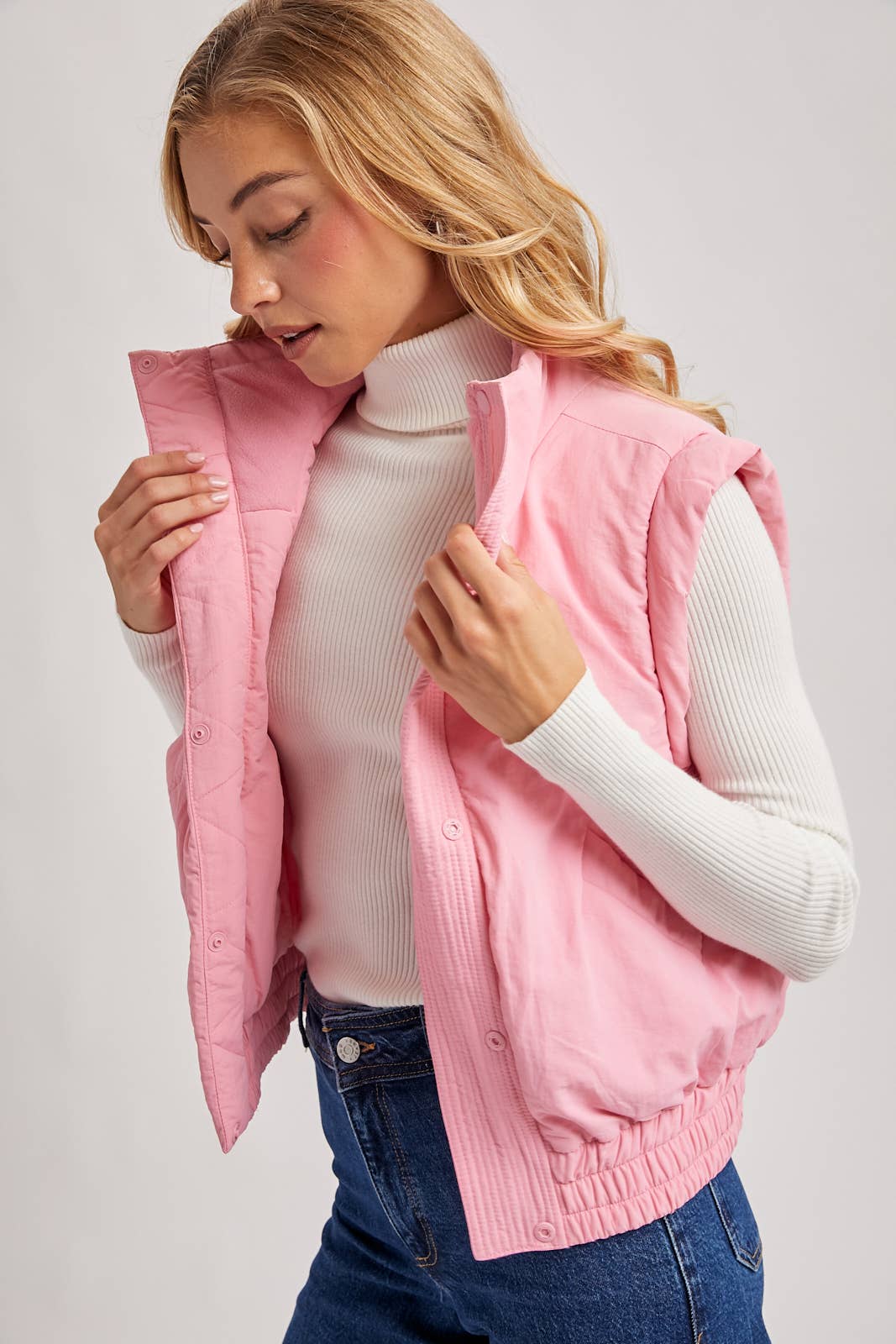 BOMBER STYLE PUFFER VEST WITH POCKETS