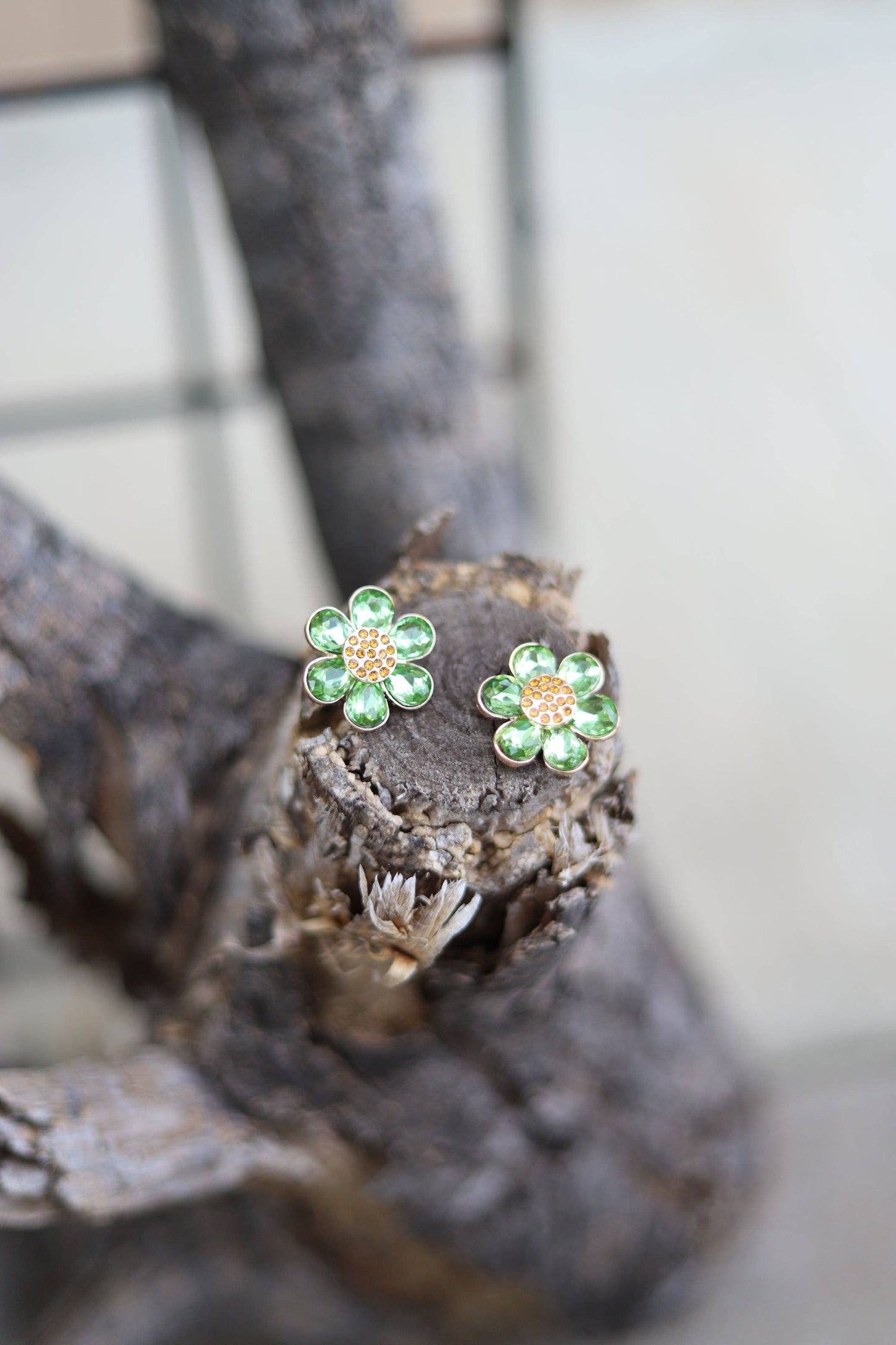 CRYSTAL FLOWER STUD Earring