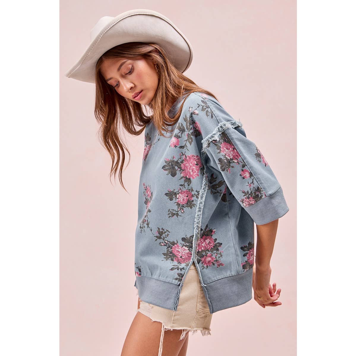 FLOWER PRINTED DENIM OPENSEAM DETAIL TOP