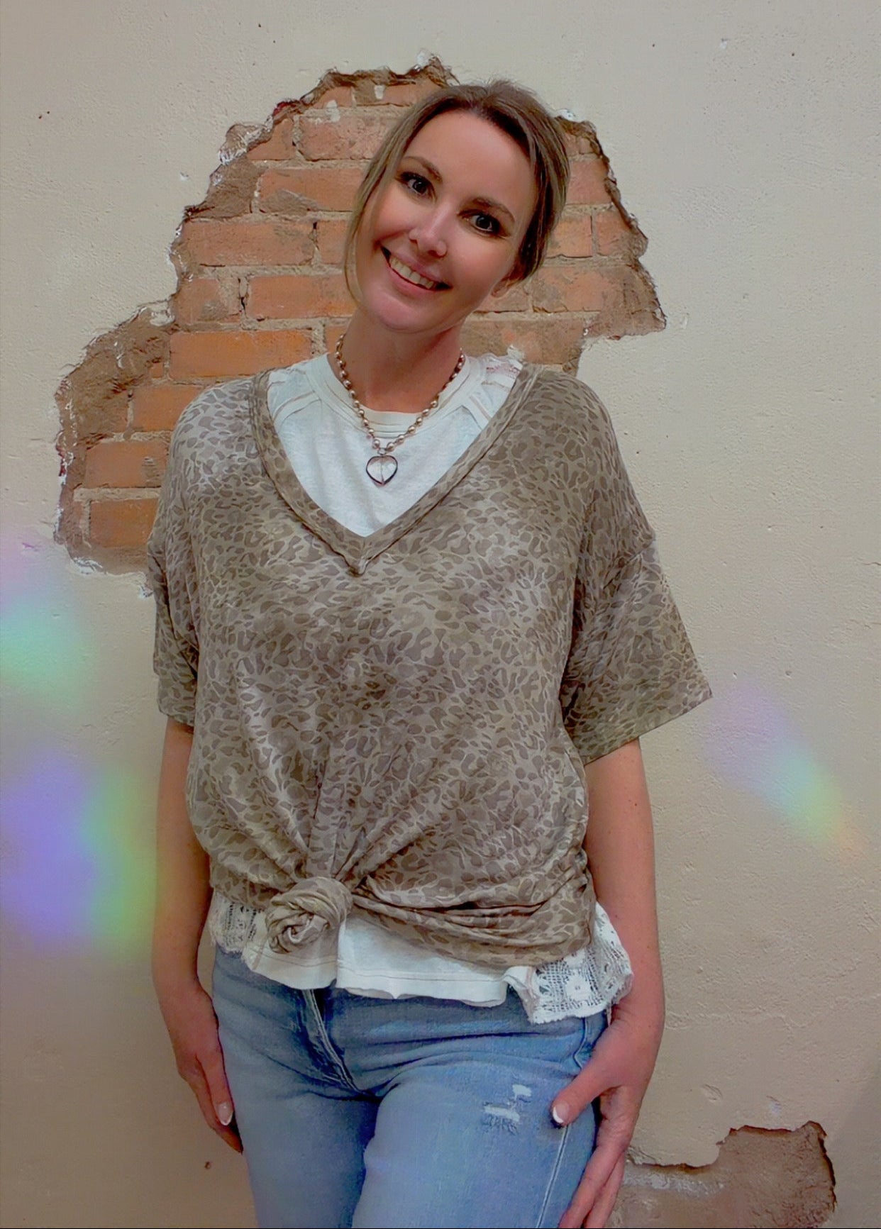 V Neck Short Sleeve Leopard Printed Top