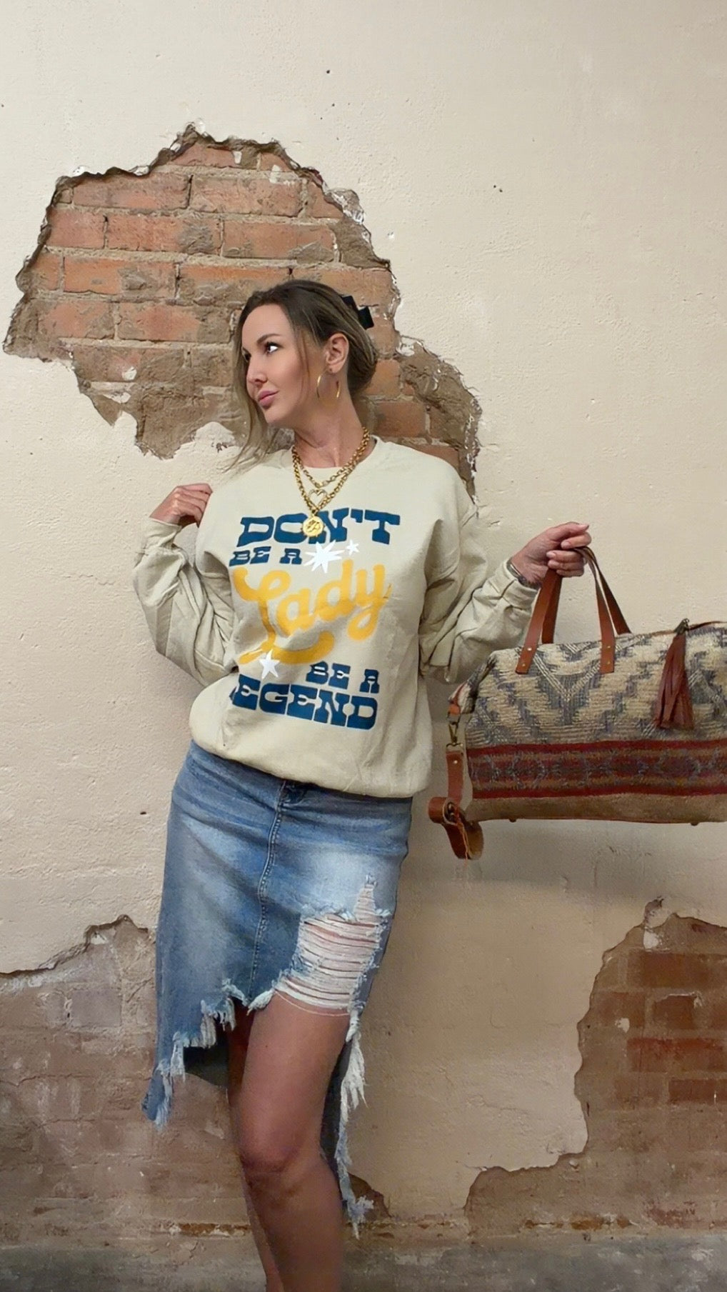 BE A LEGEND CREWNECK - SAND