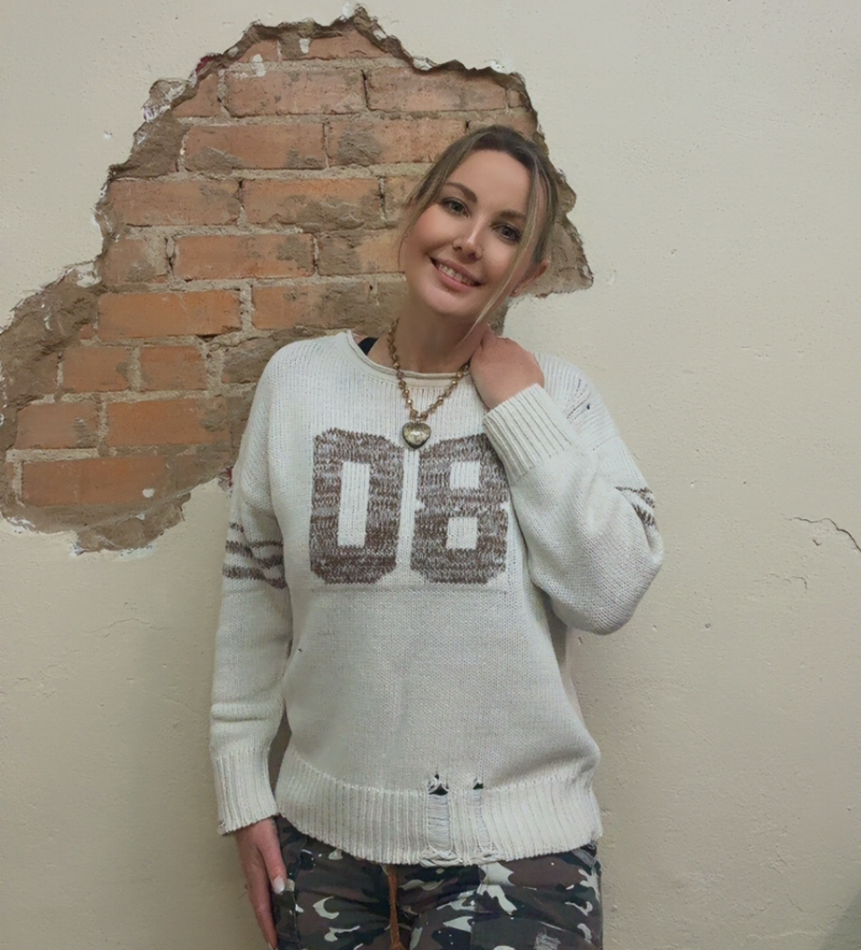 DISTRESSED LONG SLEEVE VARSITY KNIT TOP