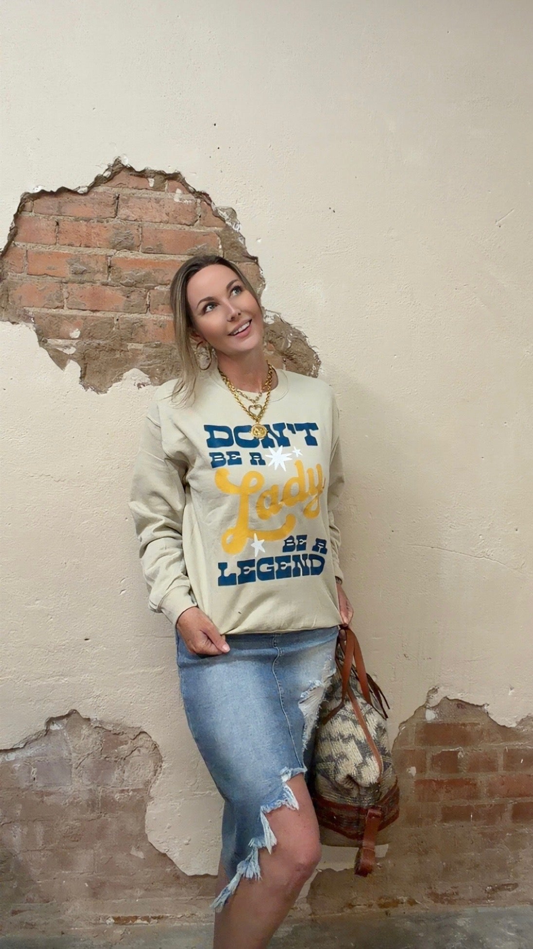 BE A LEGEND CREWNECK - SAND