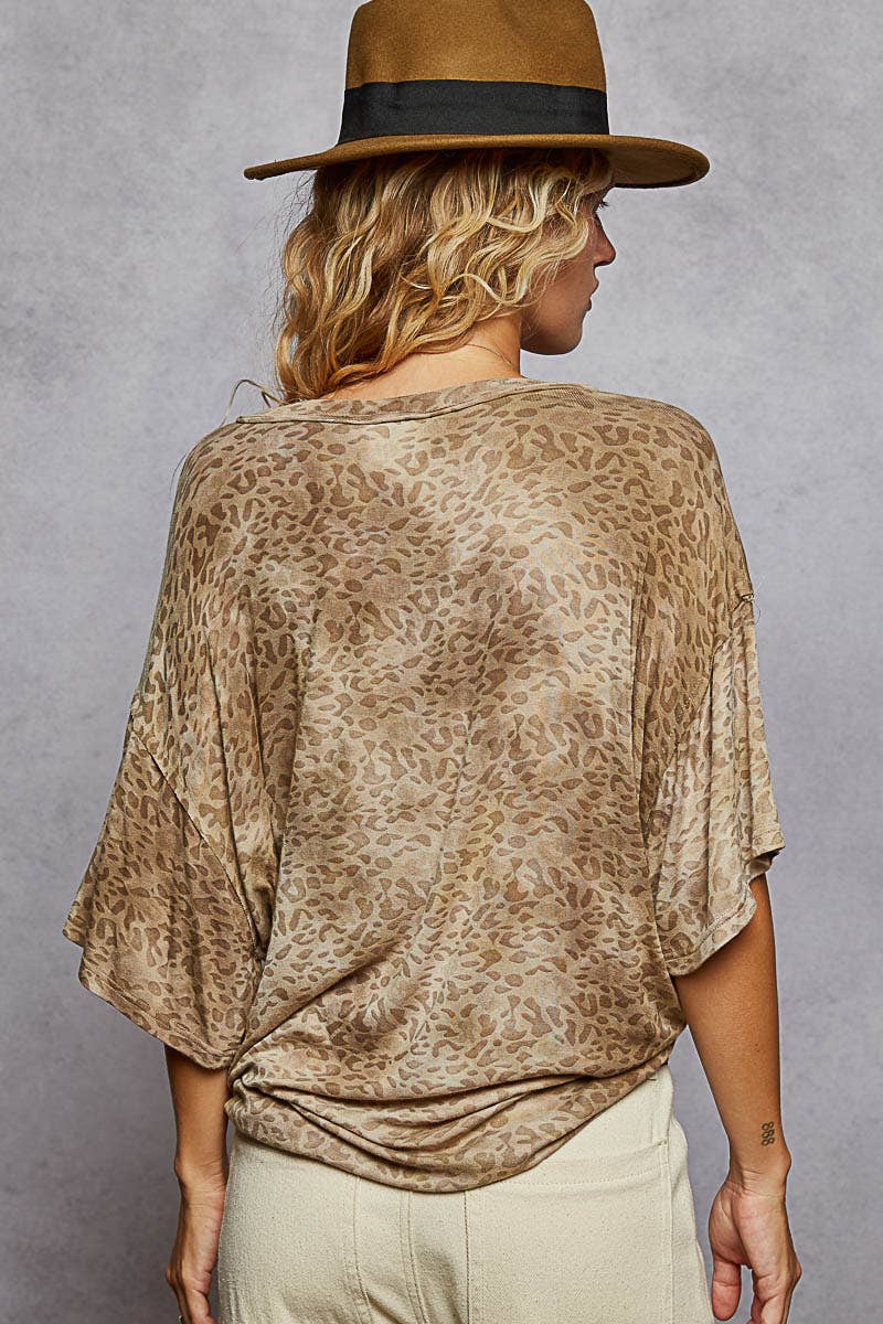 V Neck Short Sleeve Leopard Printed Top