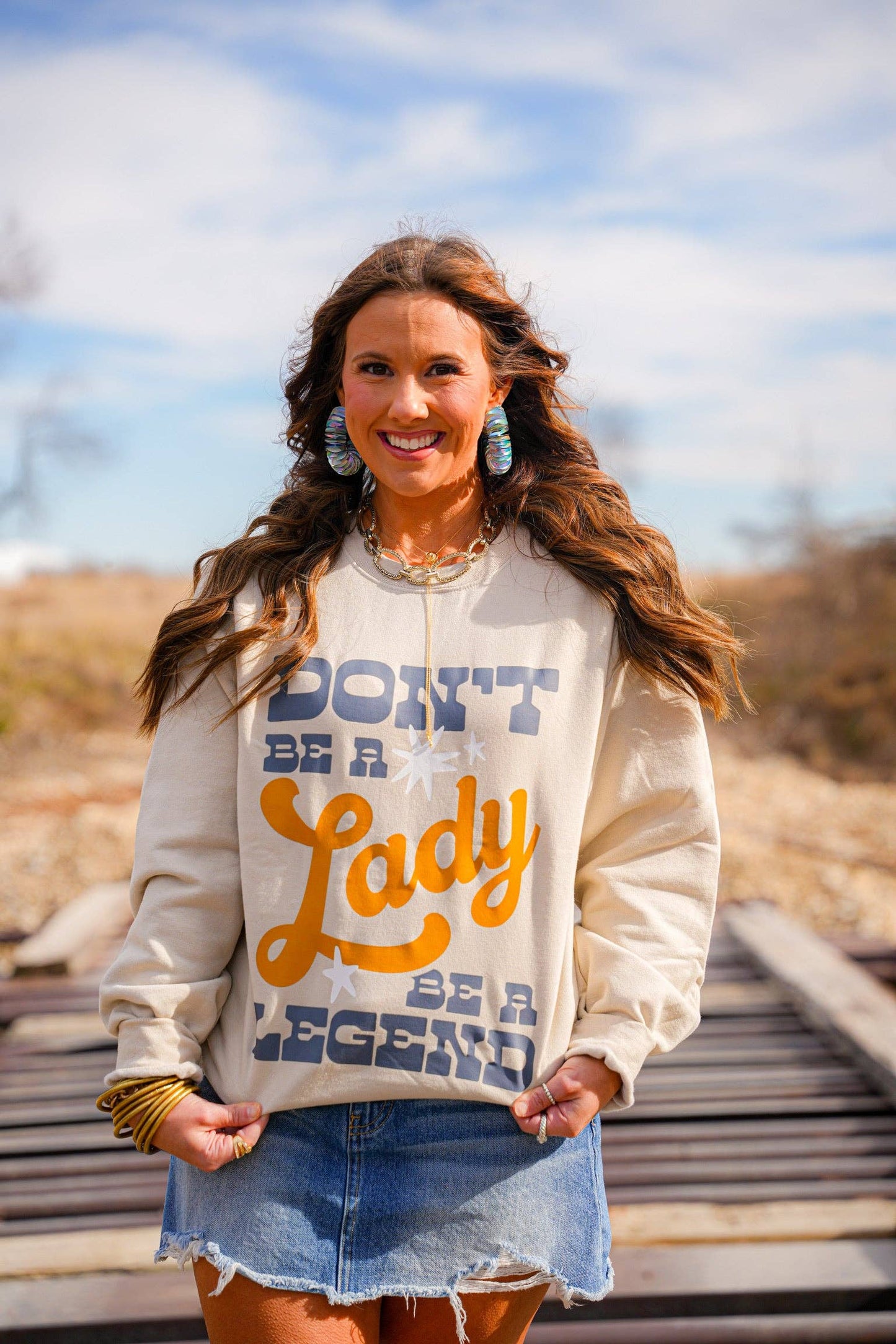BE A LEGEND CREWNECK - SAND