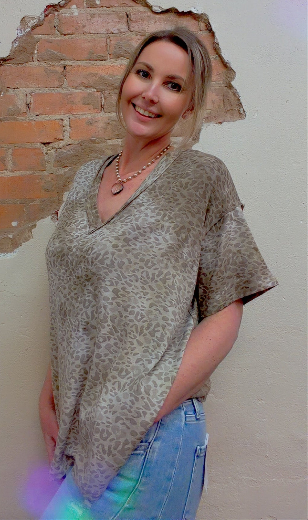 V Neck Short Sleeve Leopard Printed Top