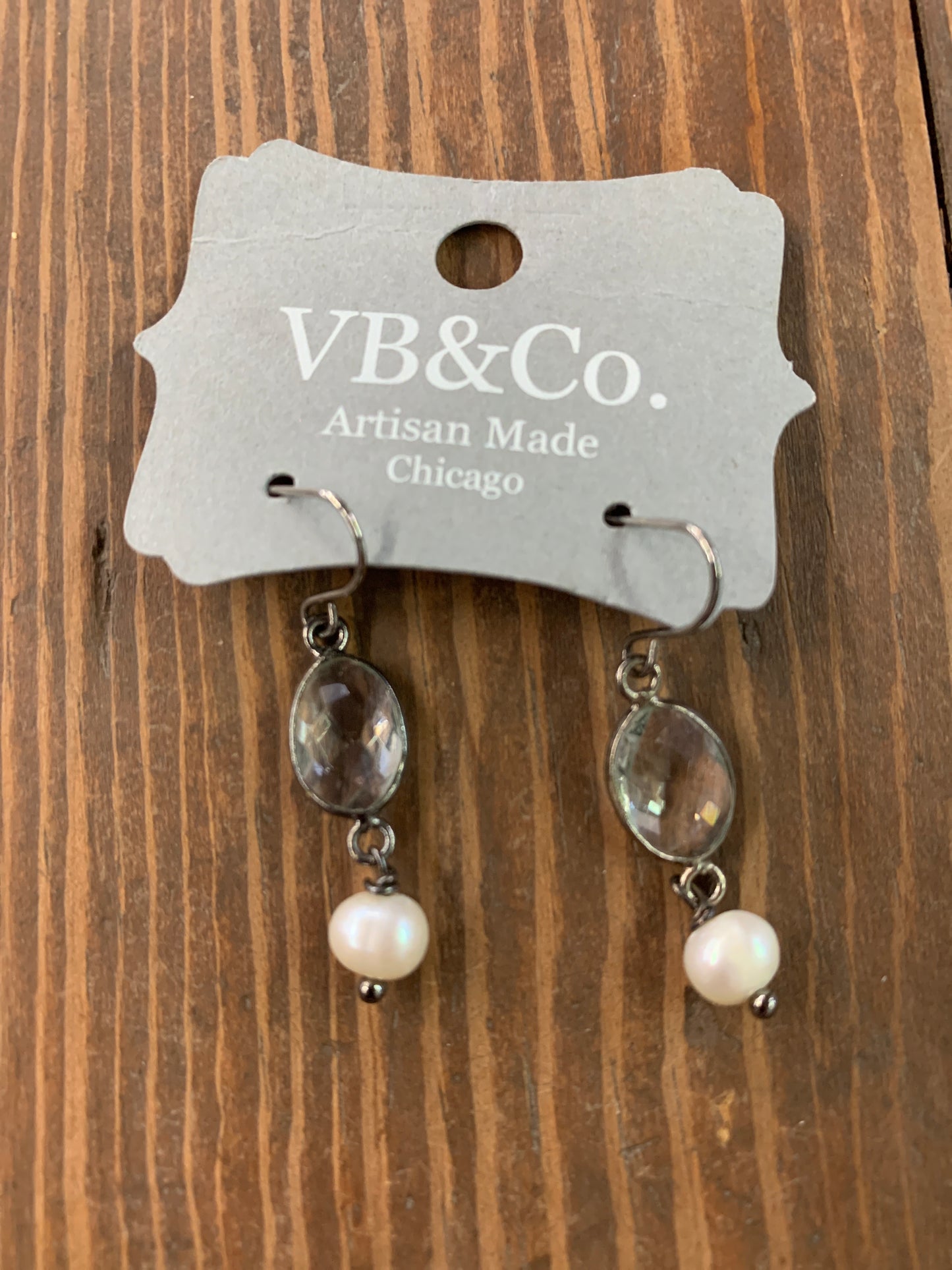 Clear crystal and pearl earrings