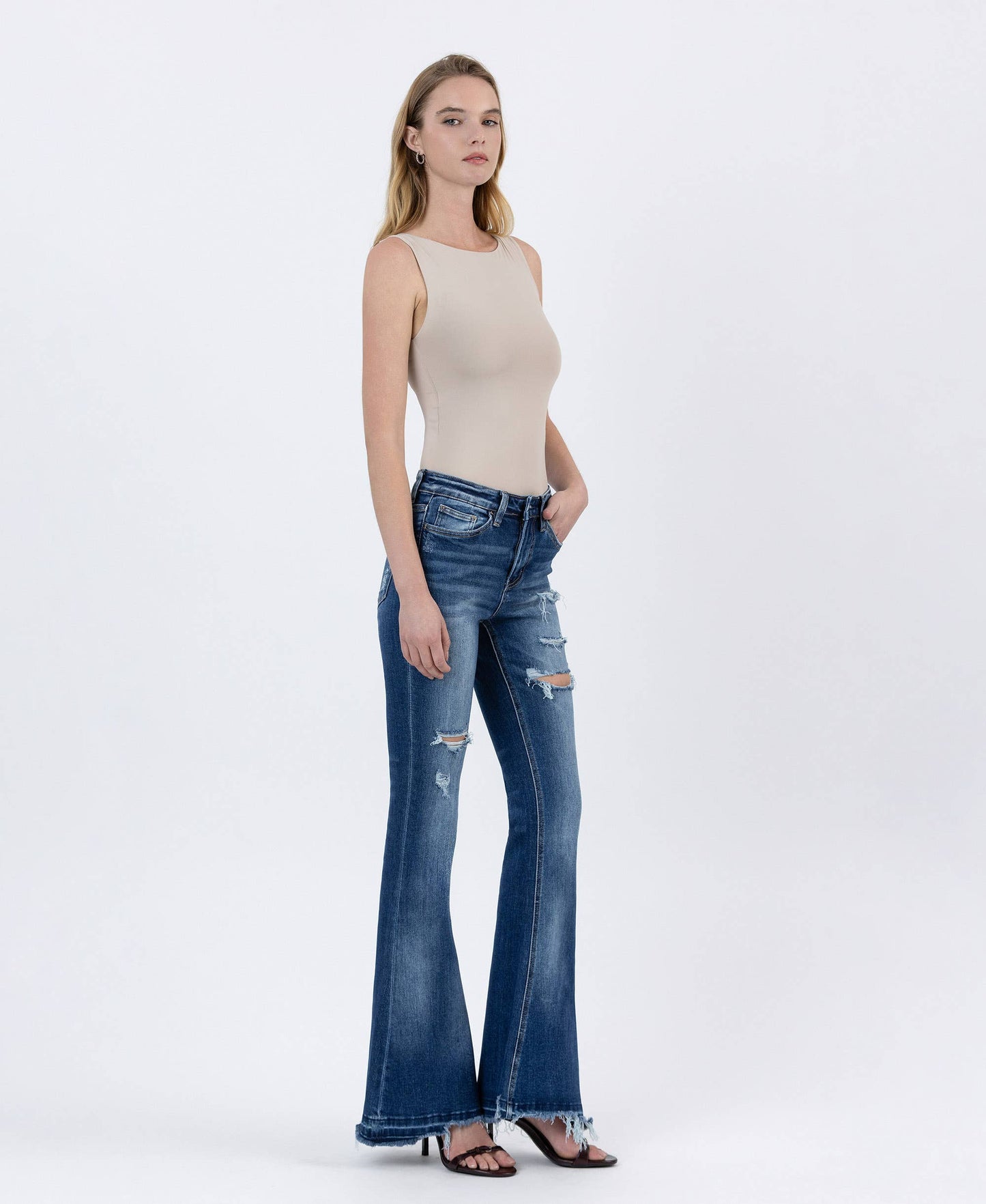 HIGH RISE DISTRESSED FLARE JEANS T5421