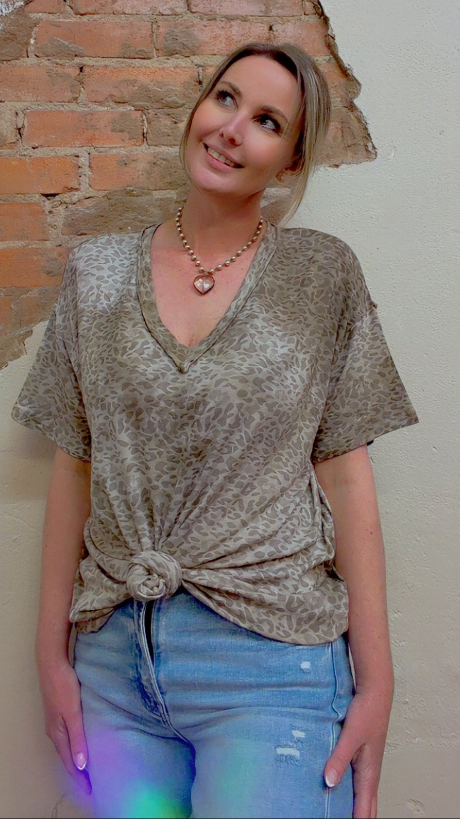 V Neck Short Sleeve Leopard Printed Top