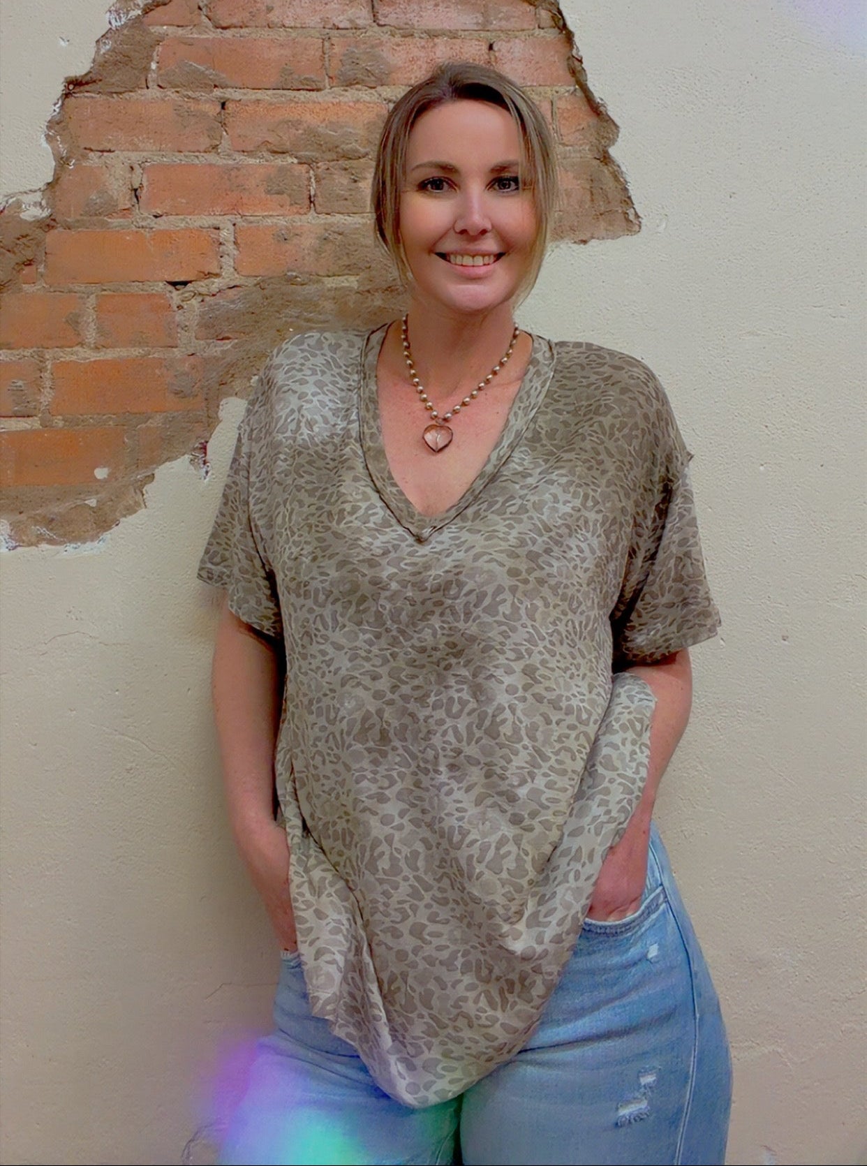 V Neck Short Sleeve Leopard Printed Top