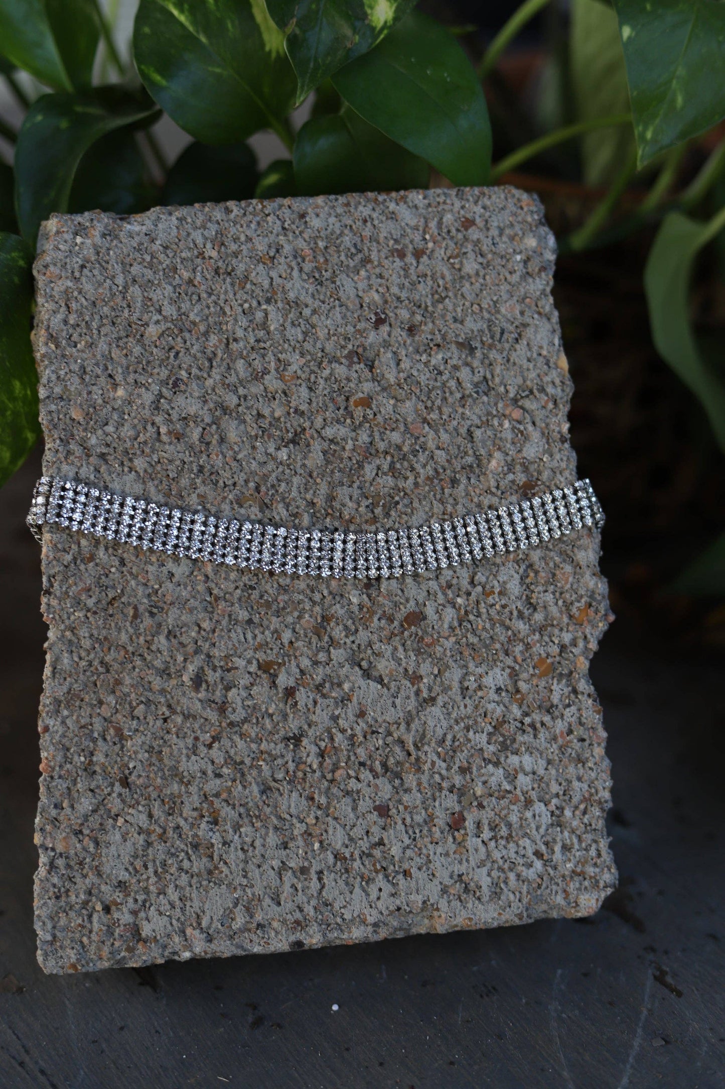 RHINESTONE CHOKER LARGER