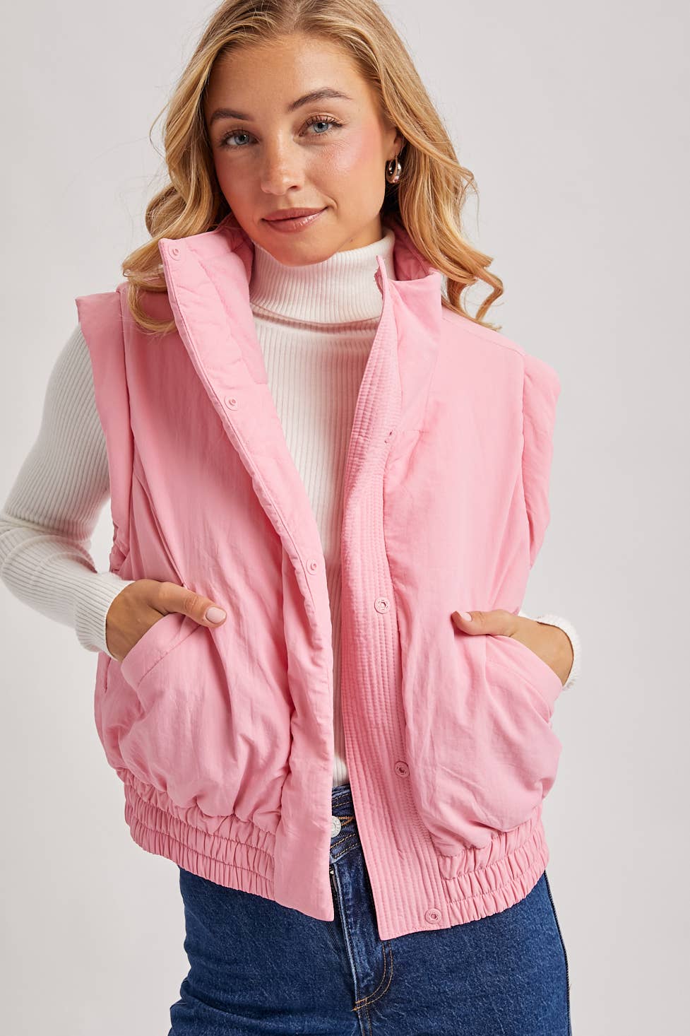 BOMBER STYLE PUFFER VEST WITH POCKETS