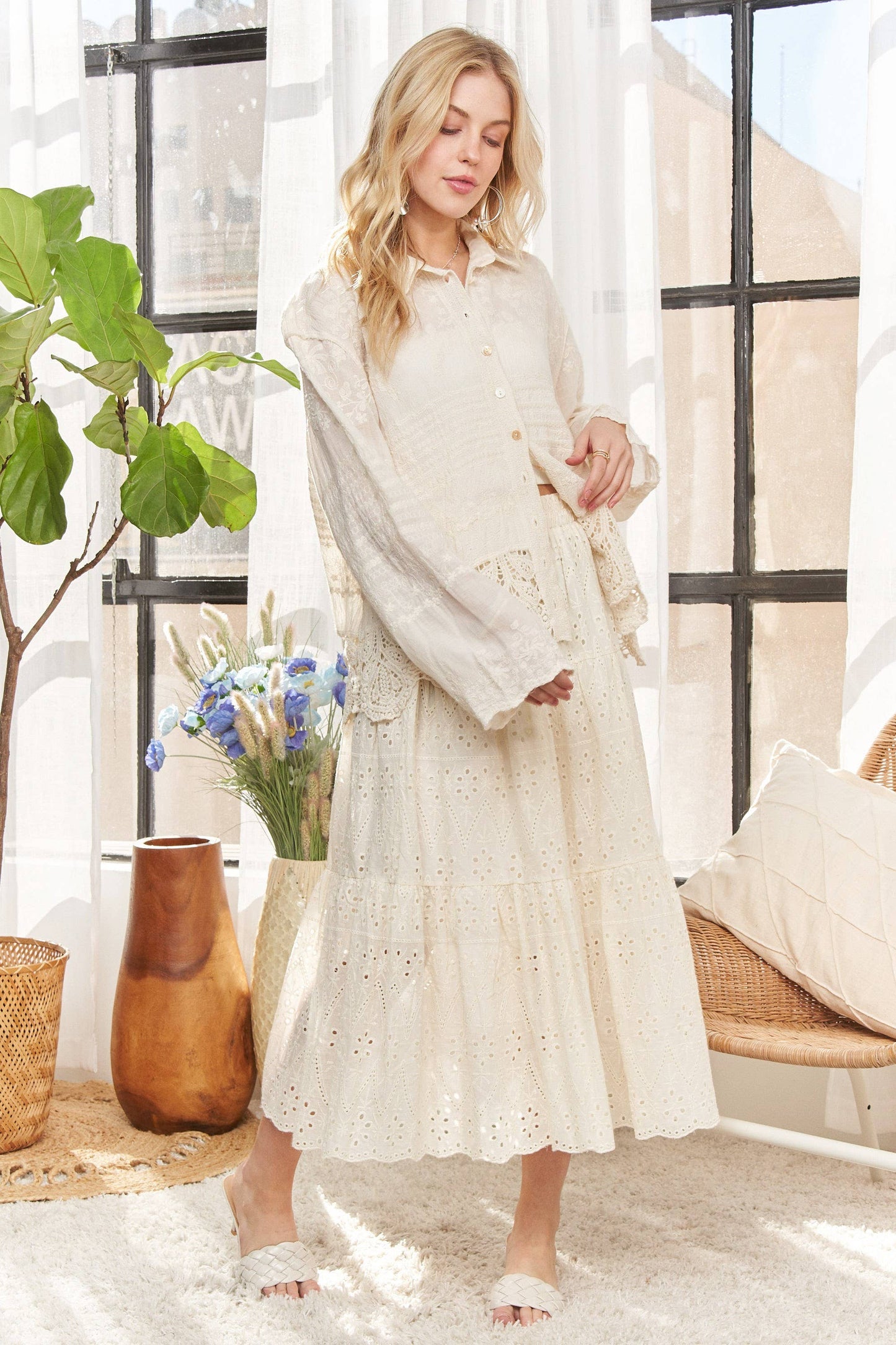 LONG SLEEVES CROCHET SCALLOP HEMS SHIRT