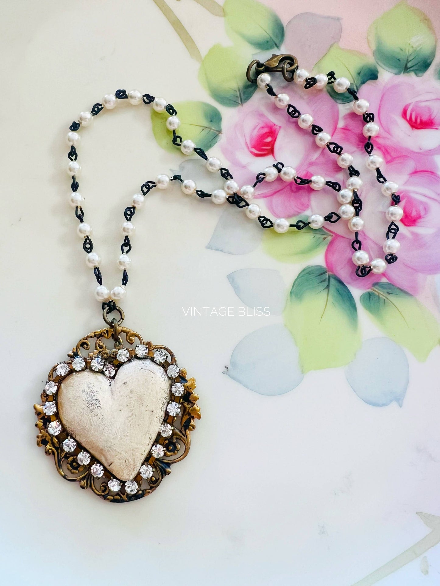 Whitewash Clay Heart Filigree Necklace