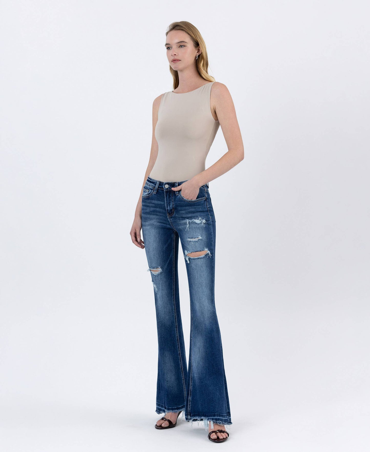 HIGH RISE DISTRESSED FLARE JEANS T5421