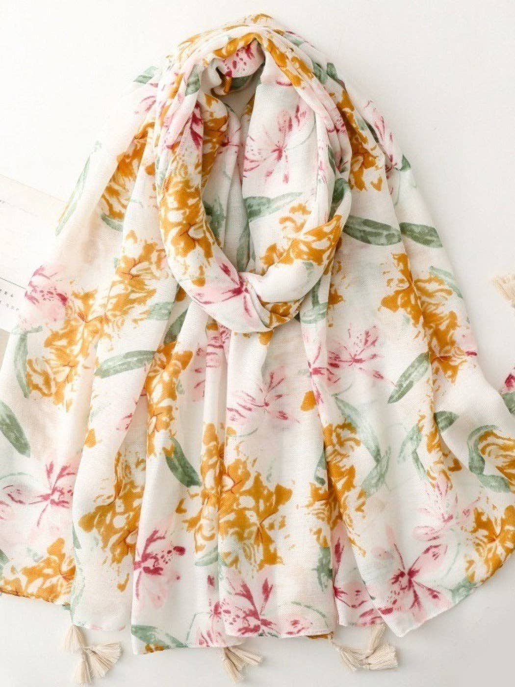 Scarvii - Elegant Scarf with Floral Leaf Print