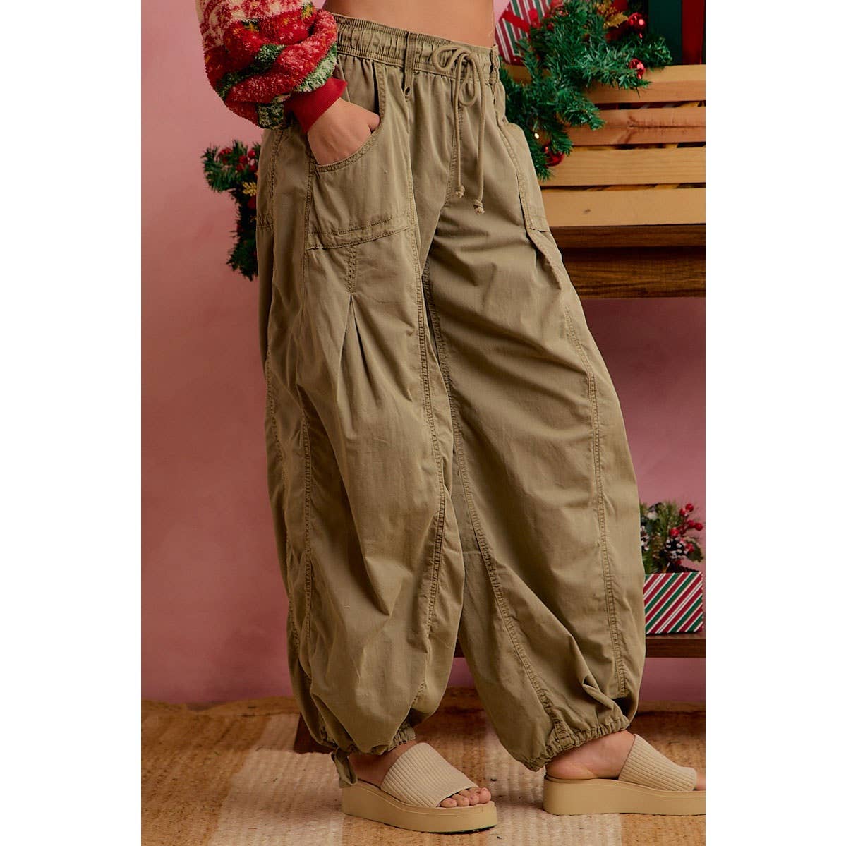 RELAXED FIT ELASTIC WAIST DRAWSTRING CARGO PANTS