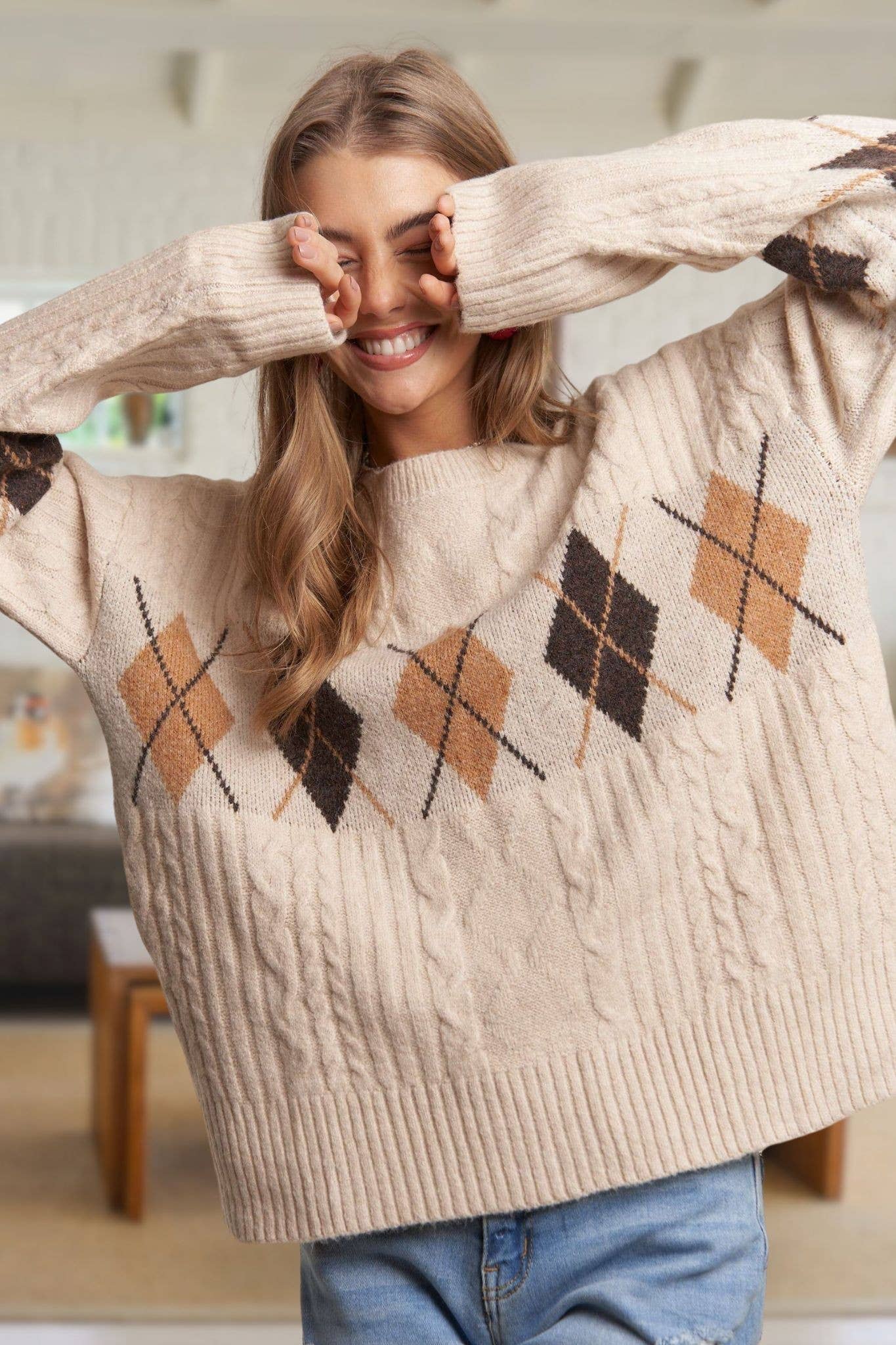 DIAMOND PATTERN CABLE KNIT SWEATER