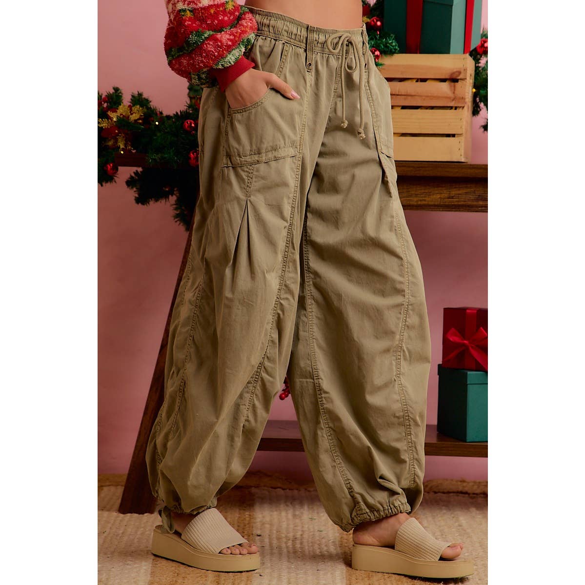RELAXED FIT ELASTIC WAIST DRAWSTRING CARGO PANTS